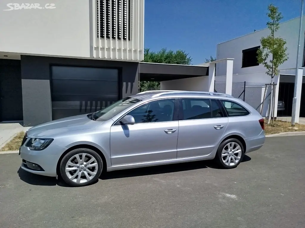 Škoda Superb Combi 2.0 TDi, navigace, tažné zaříze